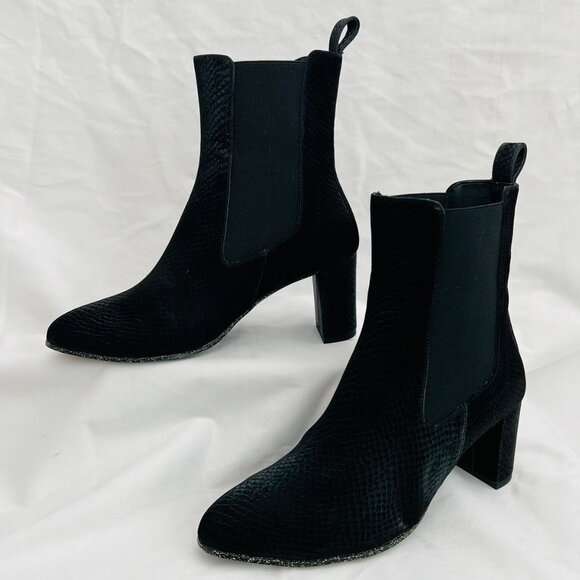 Urbanima - Cinema Textured Vegan Leather Ankle Boots - Black - Picture 1 of 3